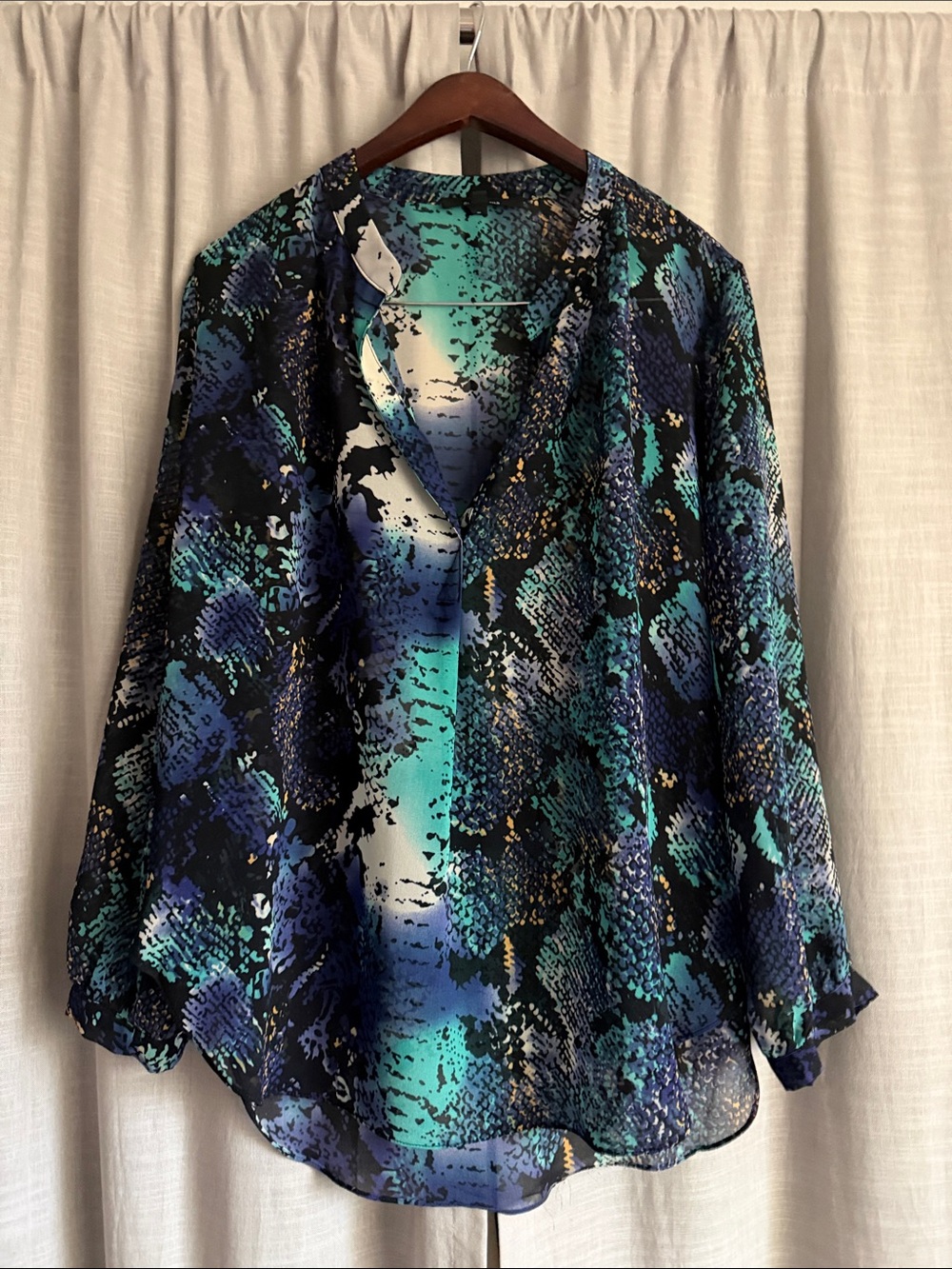 Olivaceous Teal, Navy & Black Abstract V-Neck Blouse